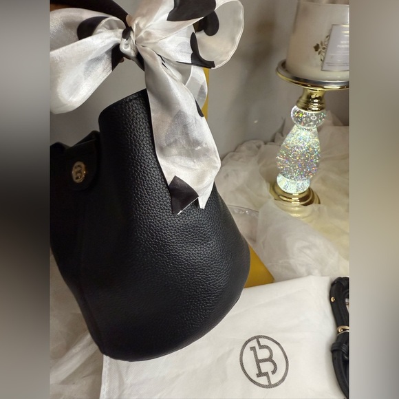 3-Fer Black Leather Bostanten Bucket Bag NWOT - Picture 9 of 14